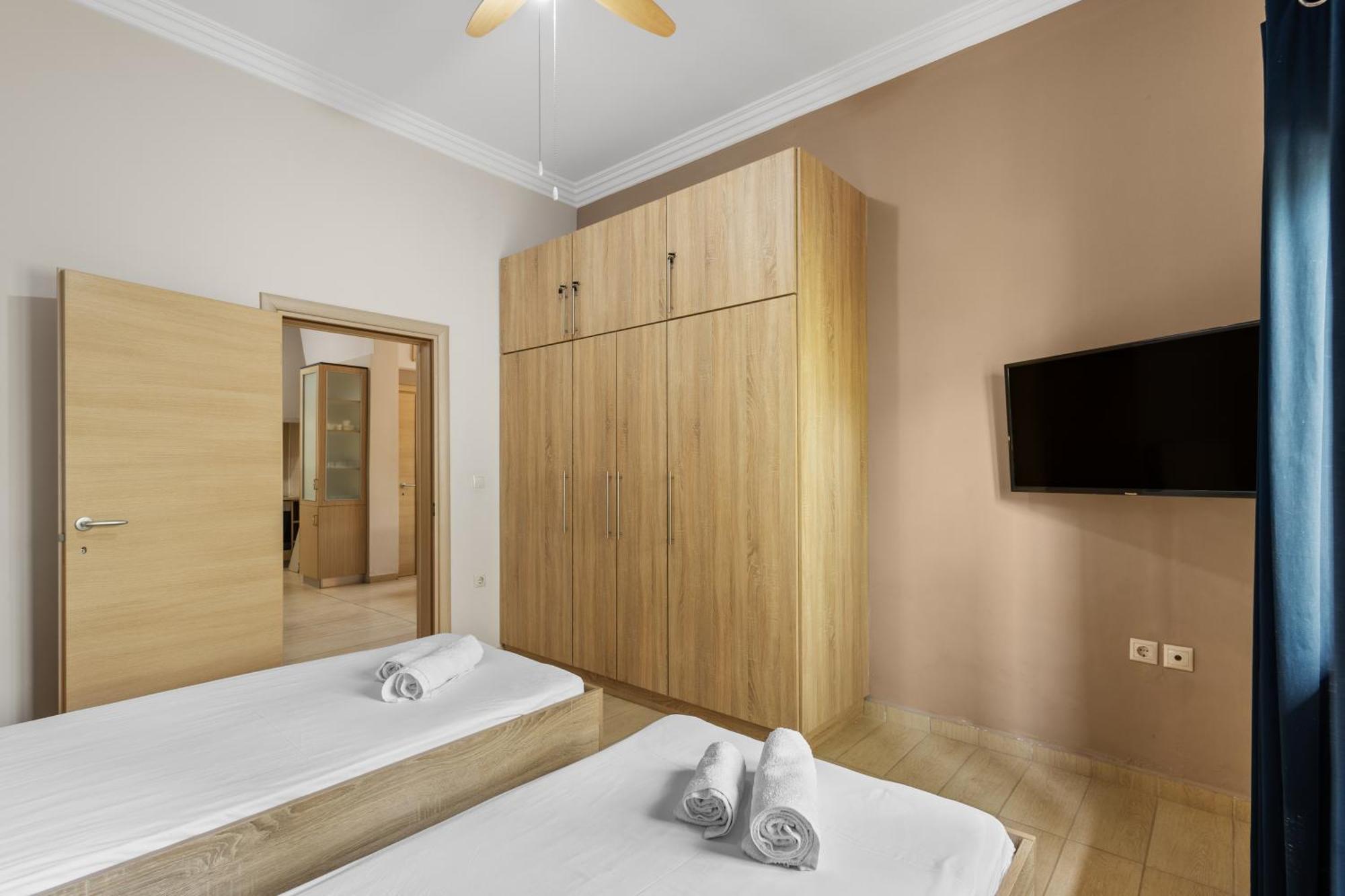 Casa Veranda - 3 Bedroom House With Bbq & Backyard Vakantiehuis Chania (Crete)