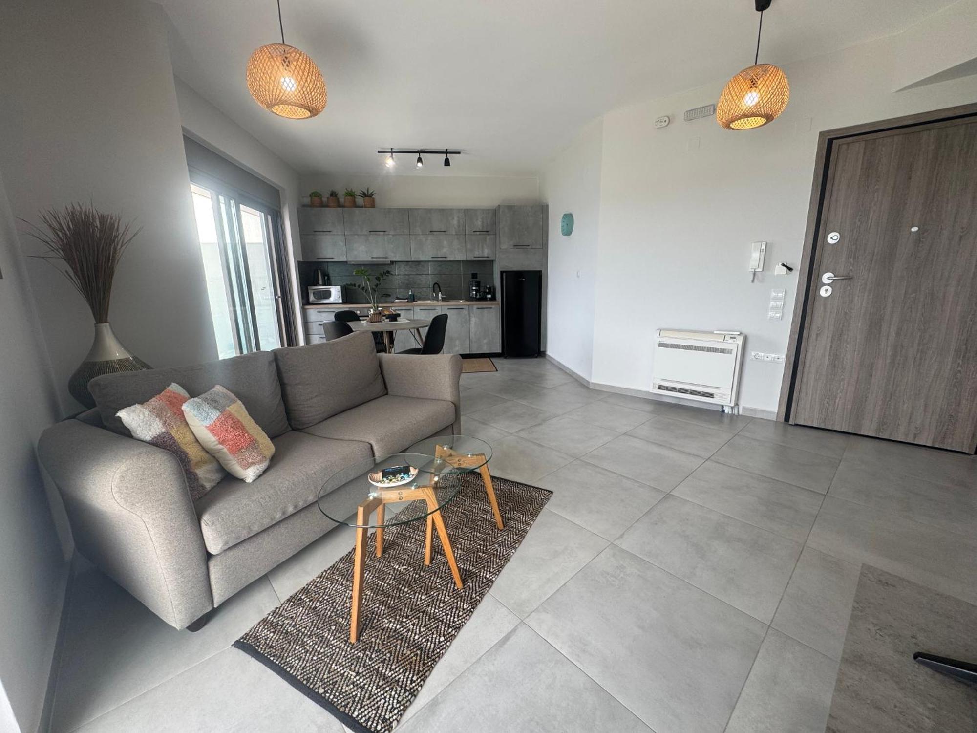 Zonapartments A Sea View-city Center Apartment