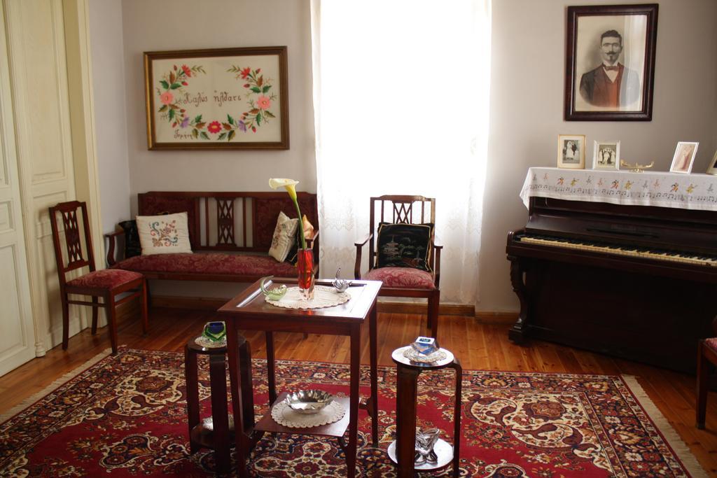 Kyra Vintage House Apartment *