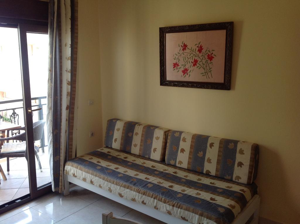 Iro Apartment *