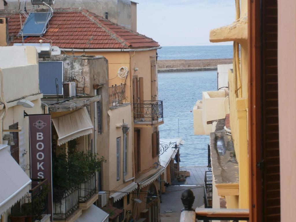 Narkissos 'superb' Chania (Crete)