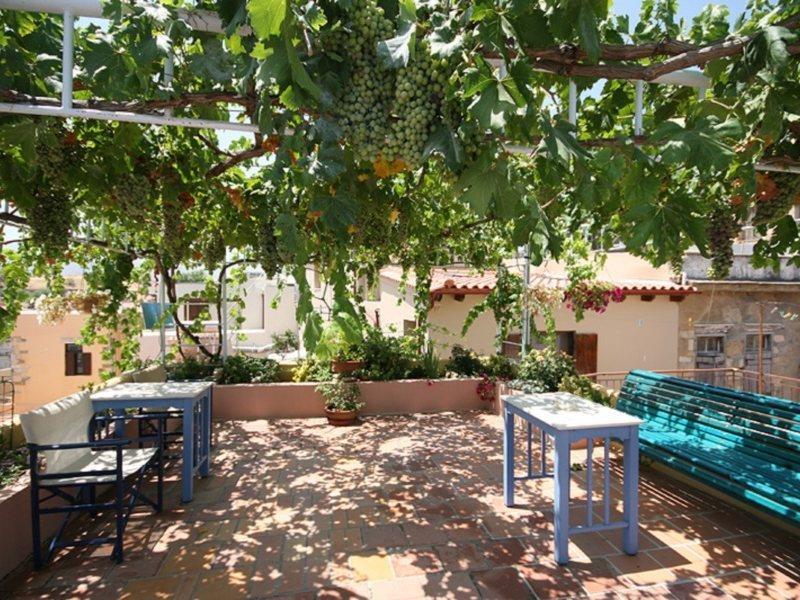 Nostos Aparthotel