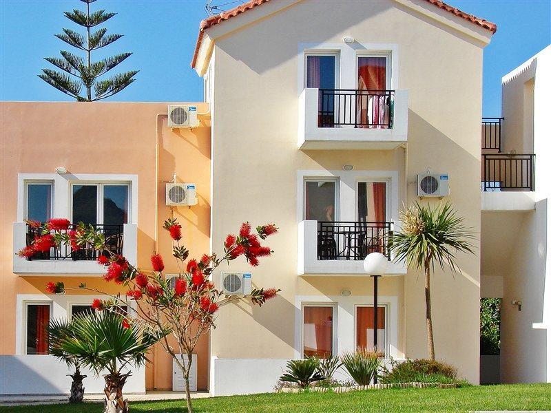 Sunset Apartment *