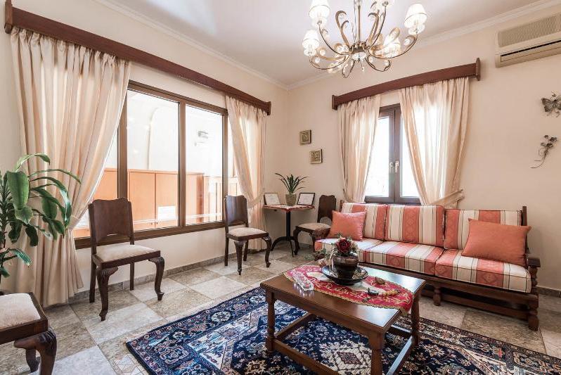 Apartment Iro *