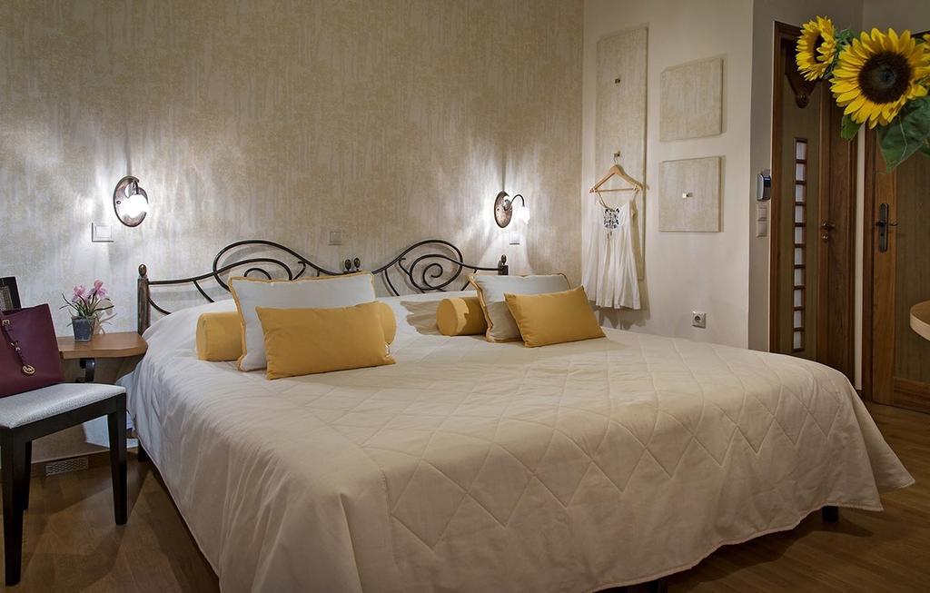 Ionas Boutique
