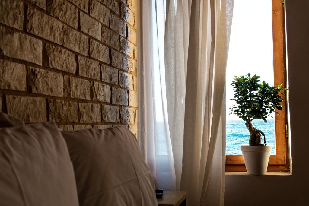 Ocean Waves Villa *