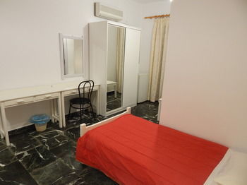 Kasteli Hotel 2*