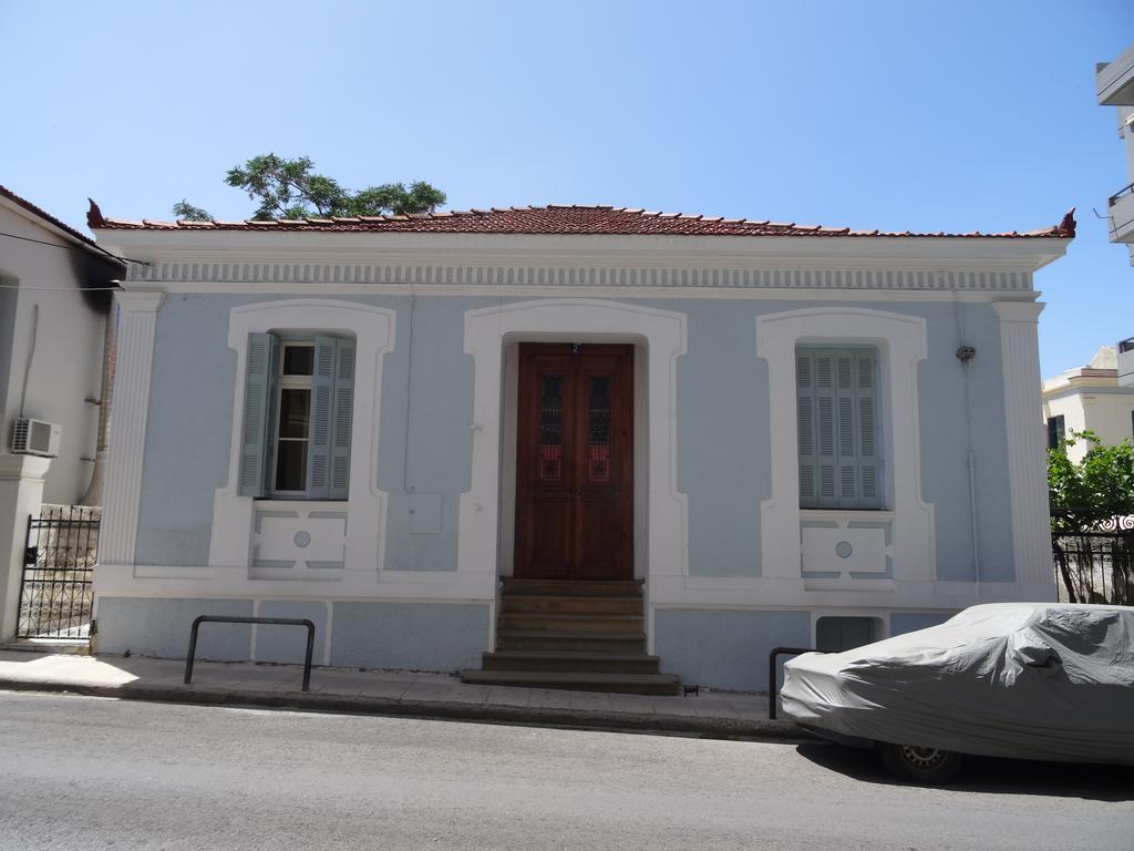 Vakantiehuis Neoclassical House *