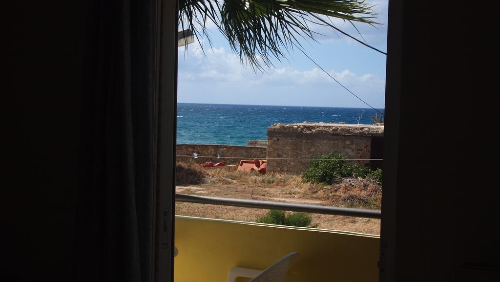 Kleanthi Chrissi Akti Chania
