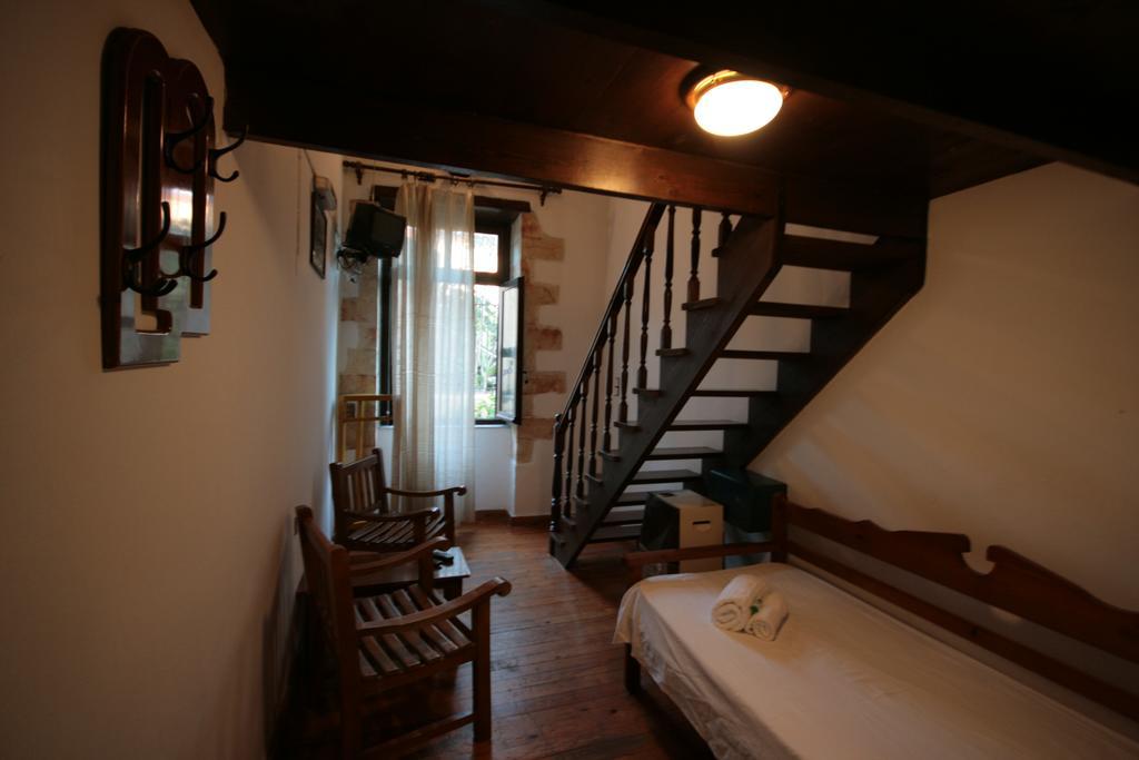Gasthuis Chania 3*