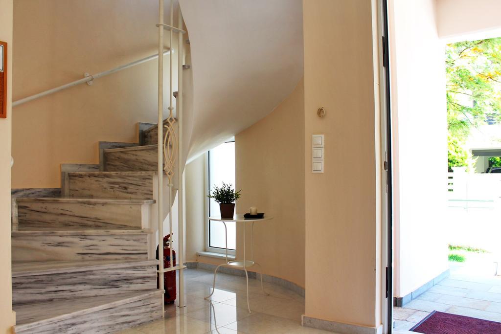 Friendly House 210m
