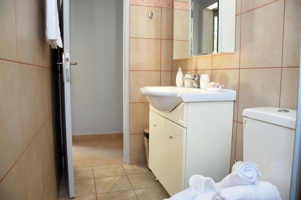 Evaris Apartments *