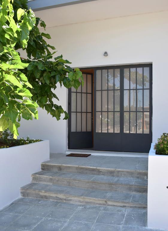 Evaris Apartments *
