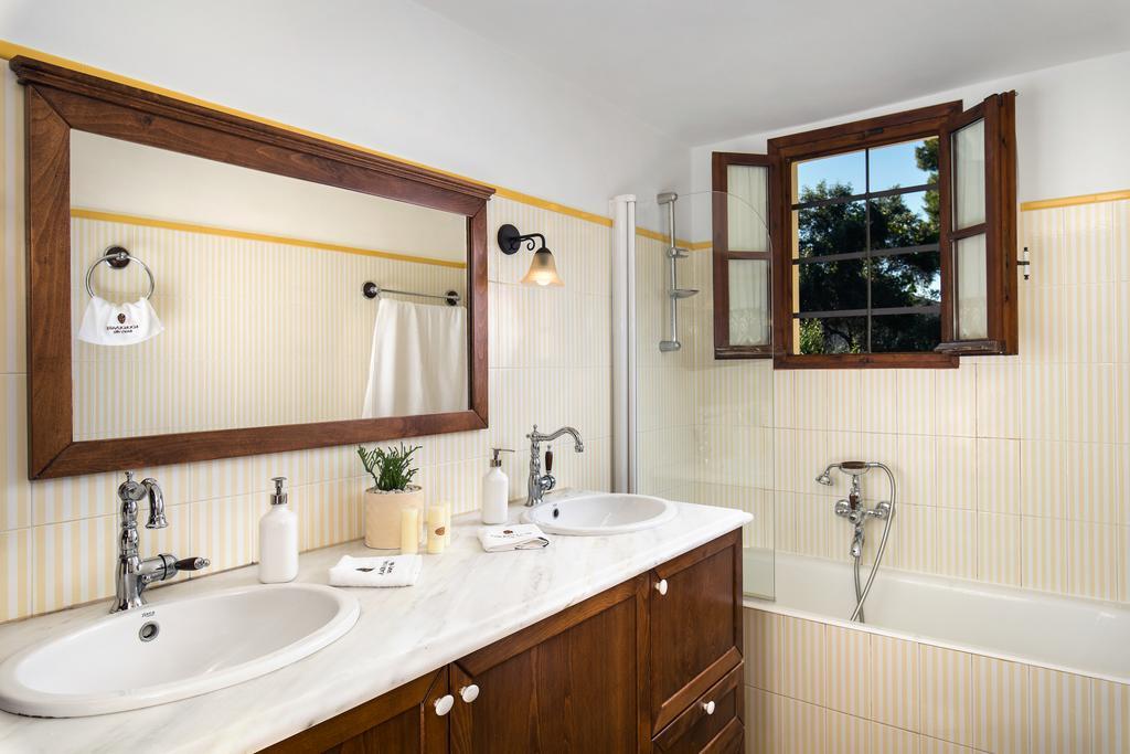 Koukounari Luxury Pousada *