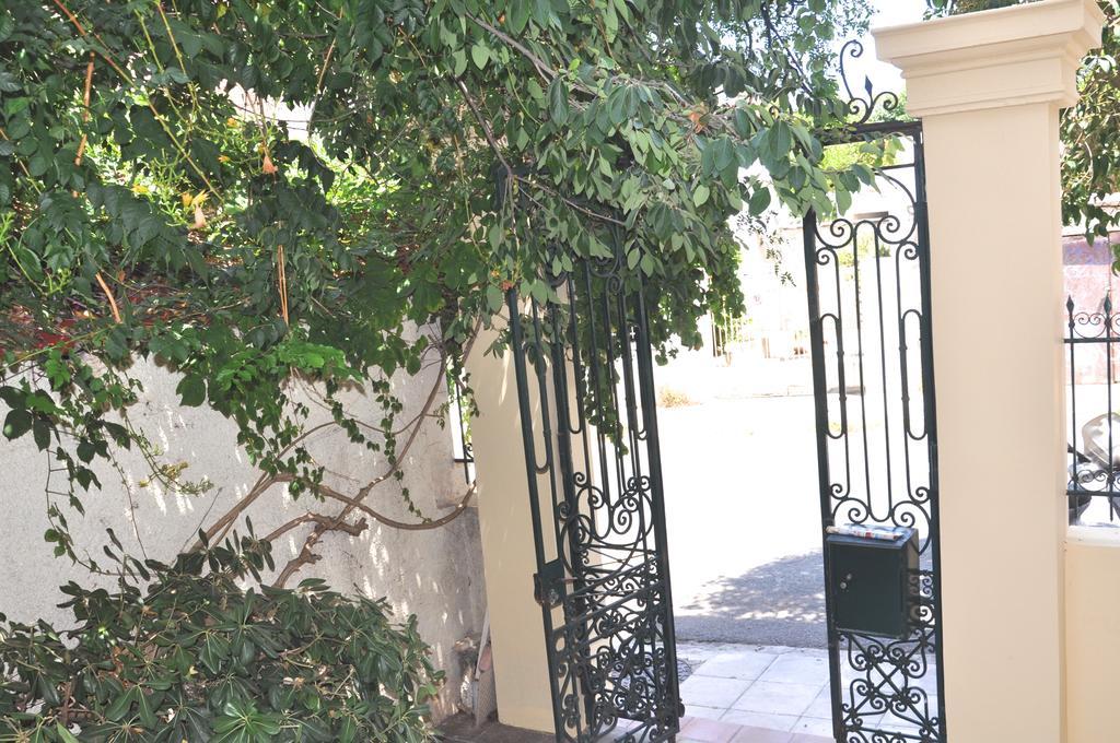 Jacaranda Apartment *