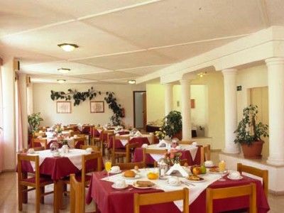 Nefeli Hotel 2*