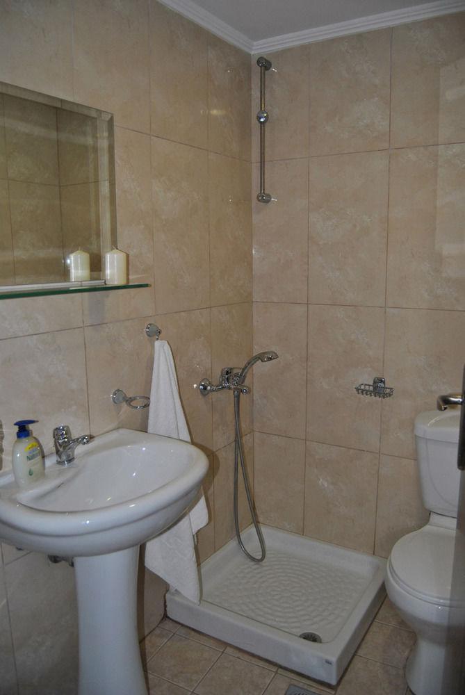 Hotel Theofilos *