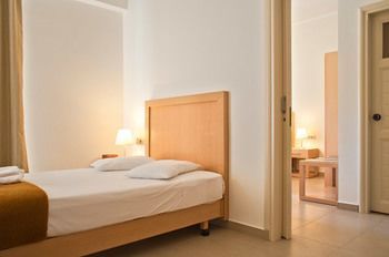 Hotel Elena 3*