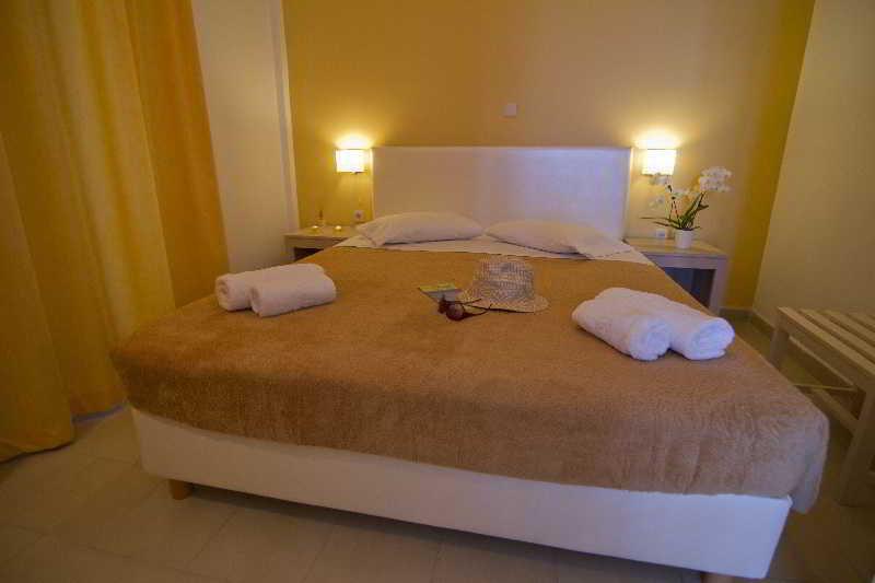 Frida Aparthotel 3*