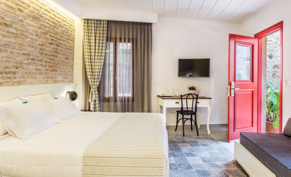 Off Hotel 3*