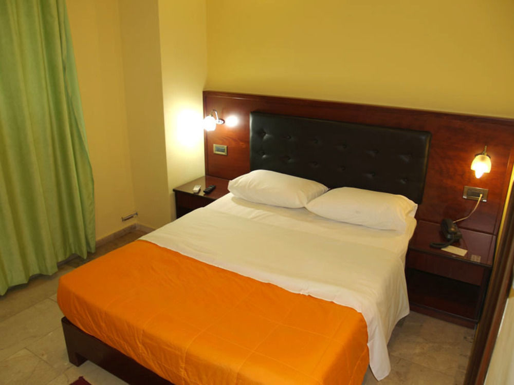 Filoxenia 2* Chania (Crete)