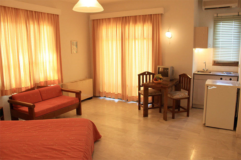 Calypso Aparthotel 2*
