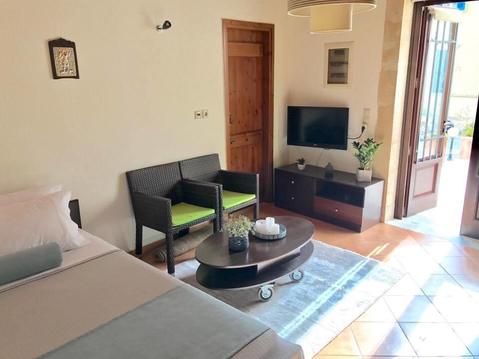 Lithinon Cozy Studios * Chania (Crete)
