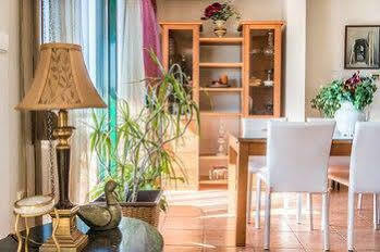 Villa Dafni *