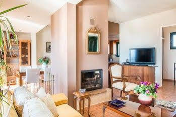 Villa Dafni *