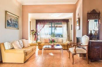 Villa Dafni *
