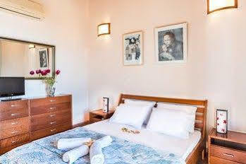 Villa Dafni *