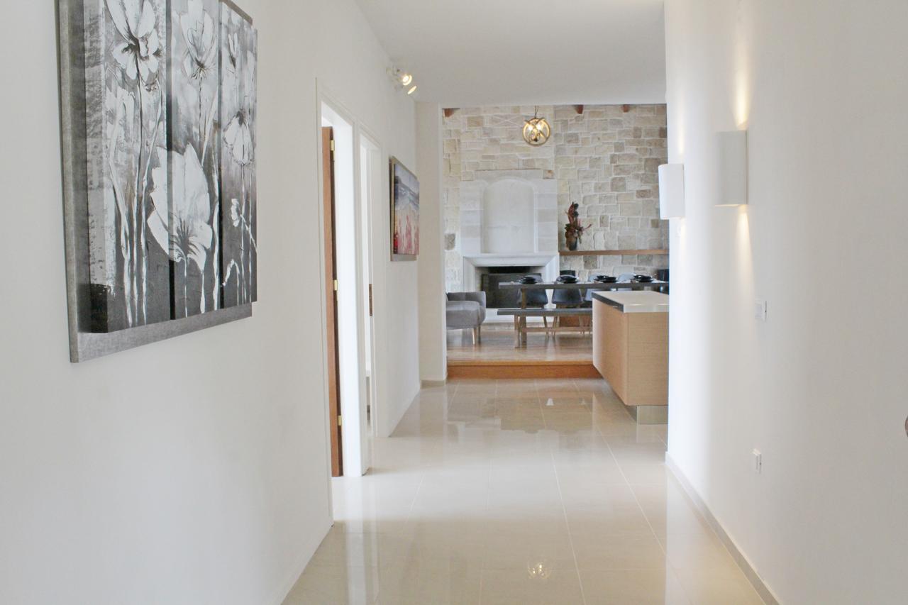 Koukouvaya Superb Penthouse *
