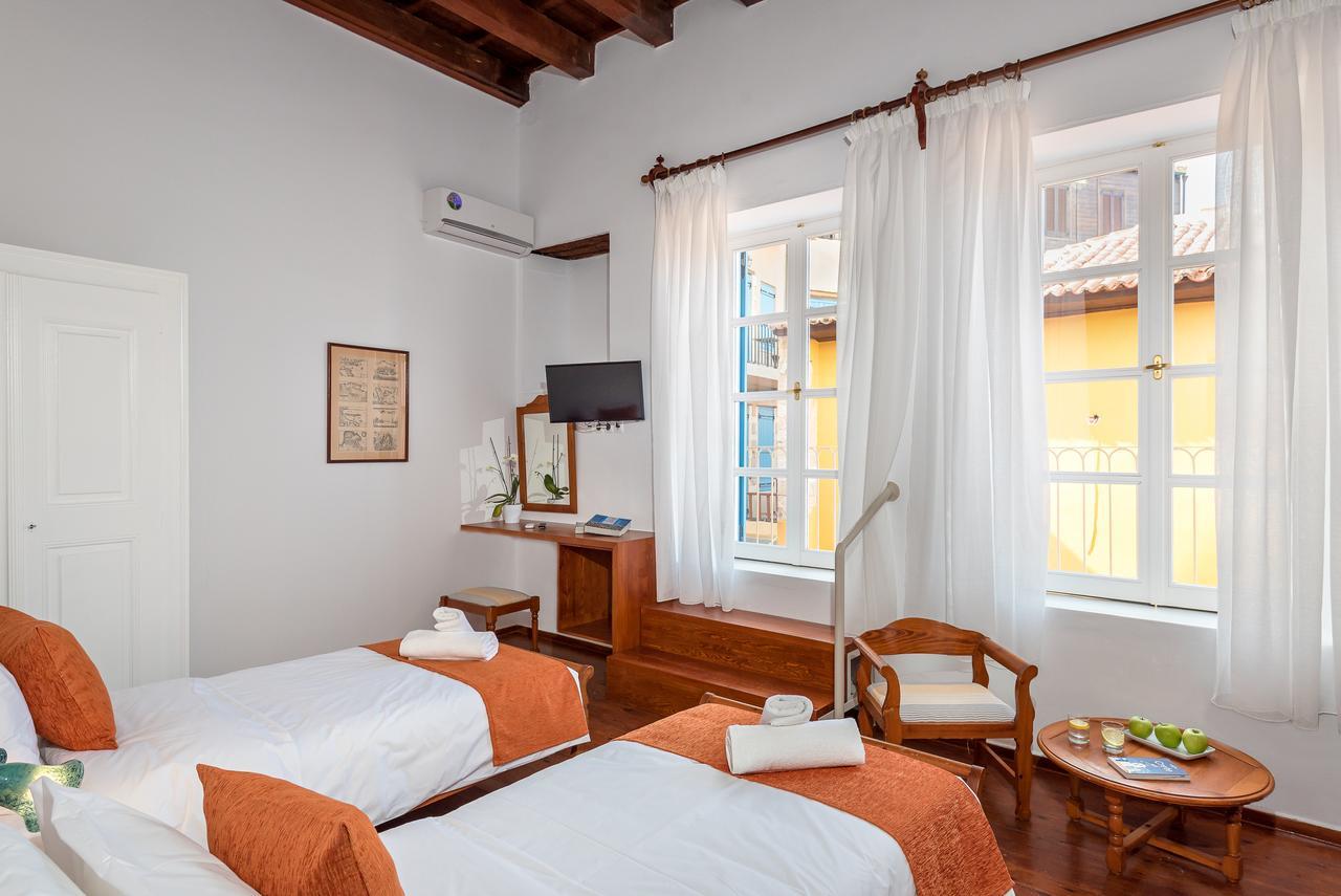 Amphora Hotel 3*