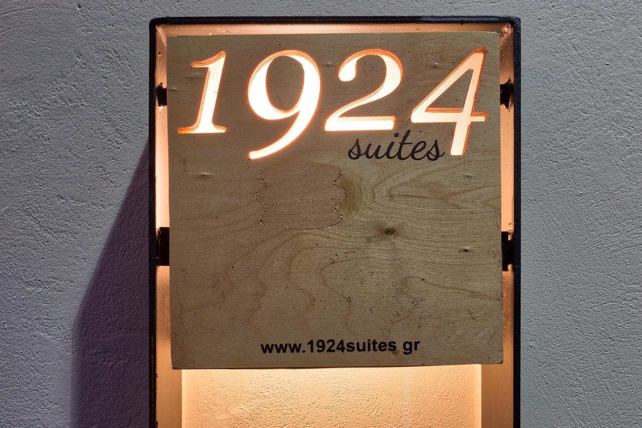 1924 *