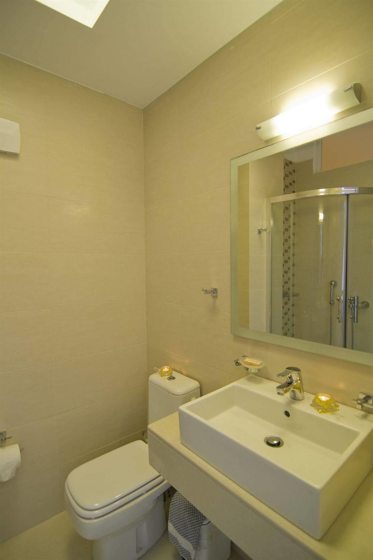 Frida Aparthotel
