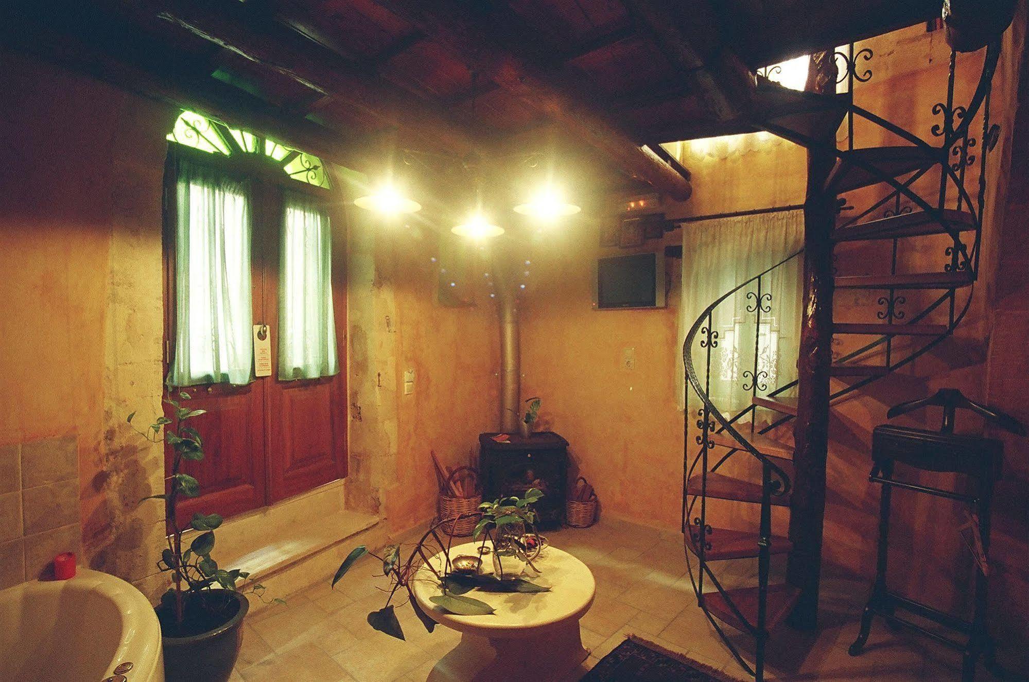 Ifigenia Lux Maisonette In Oldtown And In Theriso Vilage 14 Km Outside Of Chania *