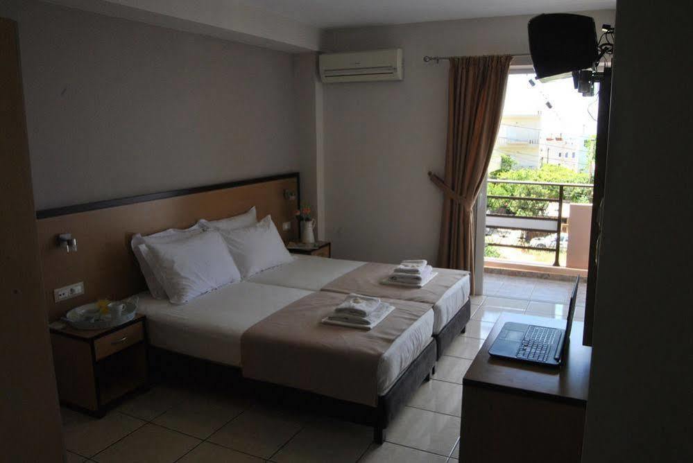 Hotel Theofilos *