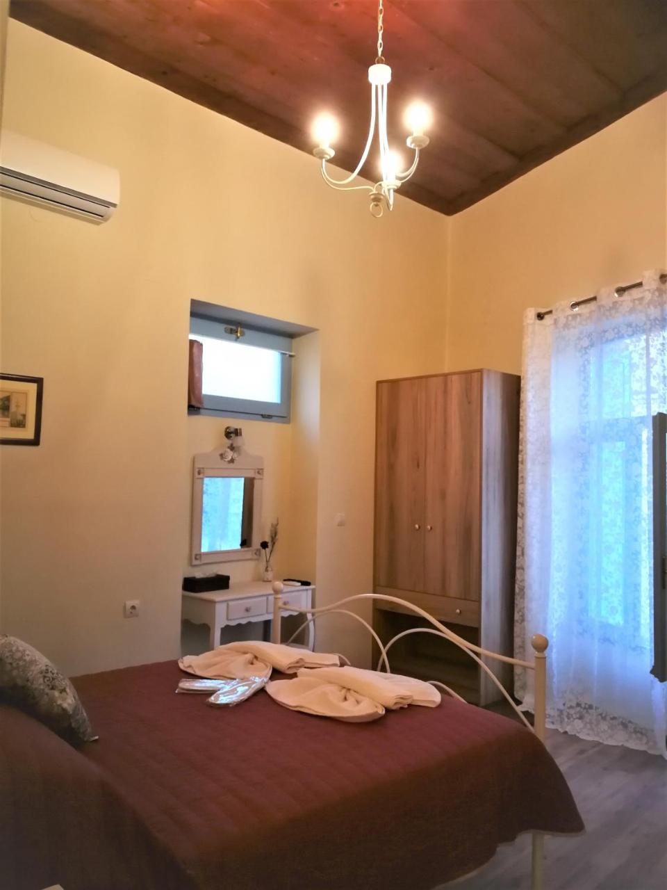 Apollon 3* Chania (Crete)