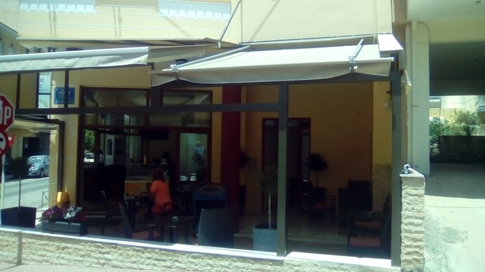 Apartment Constantinos *