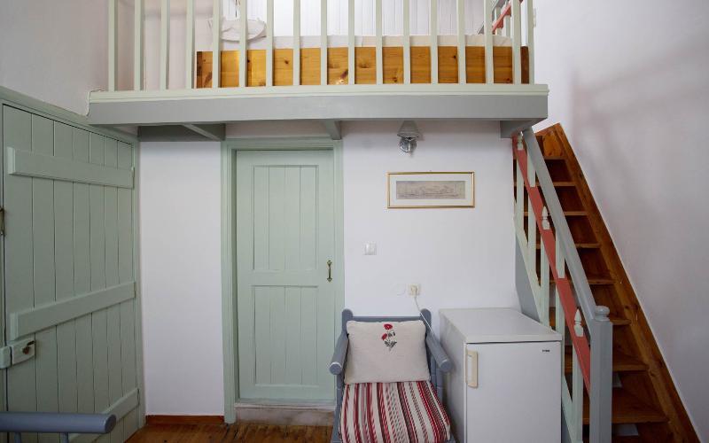 Nostos Aparthotel 3*