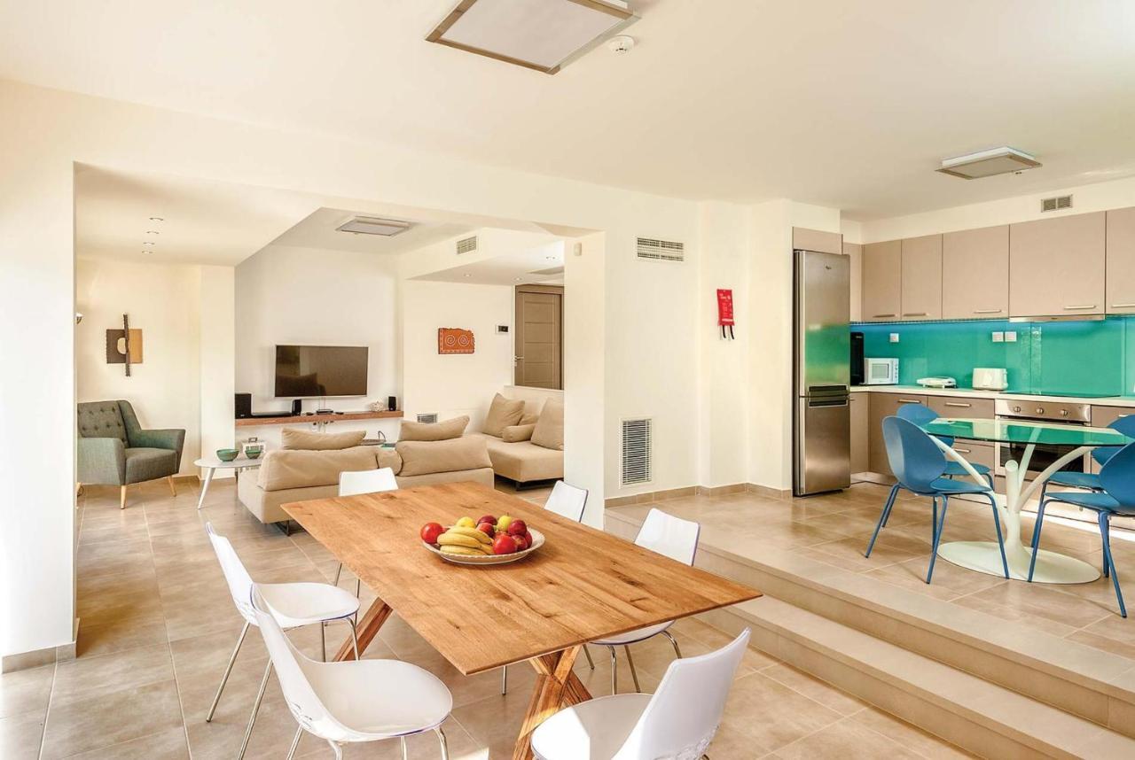 Breeze Villa