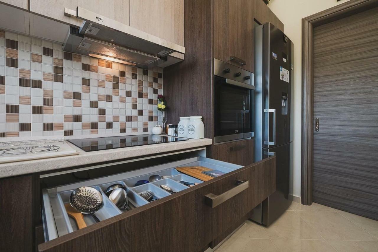 Apartment Spacious With Parking *