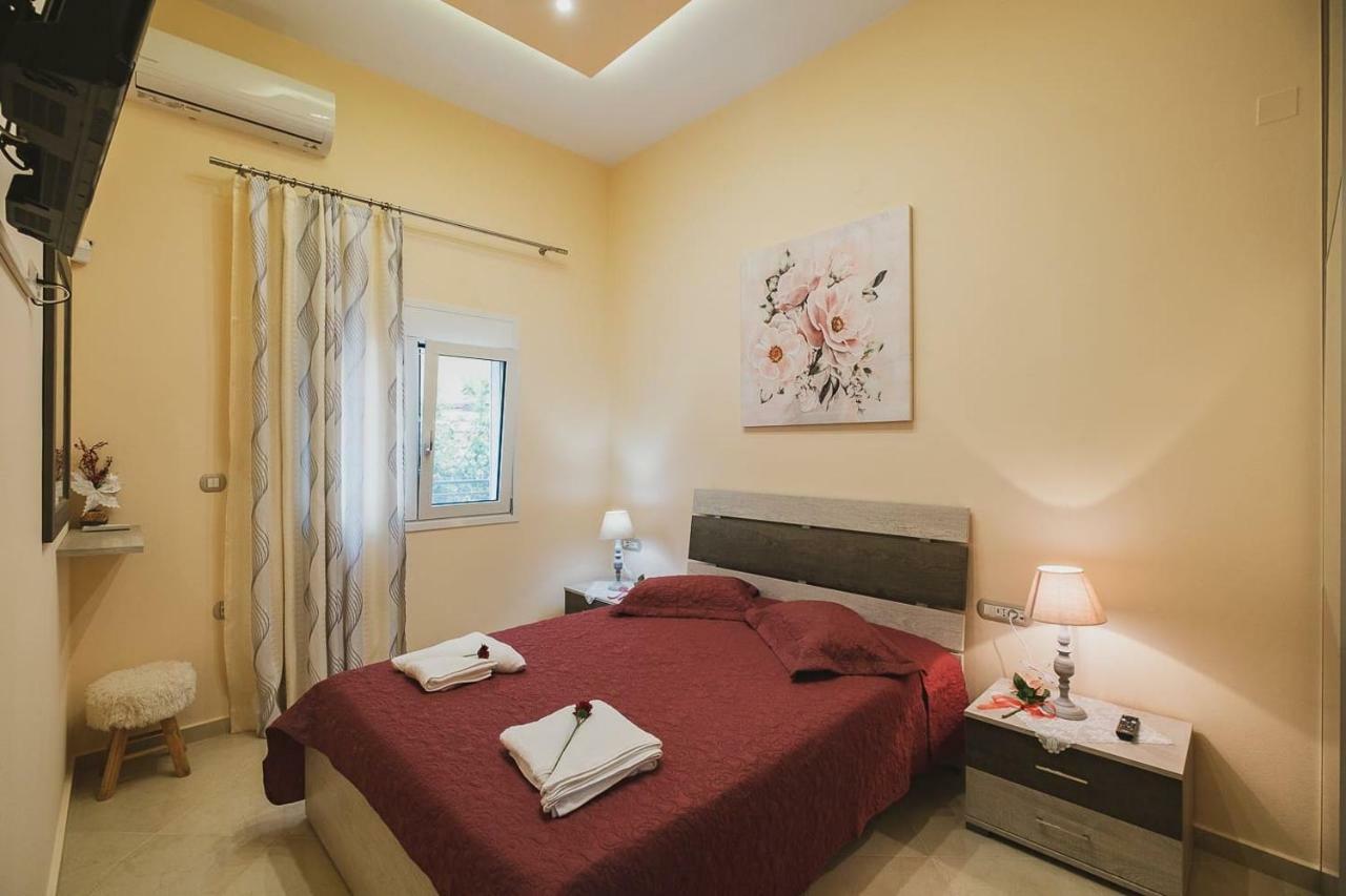 Spacious With Parking * Chania (Crete)