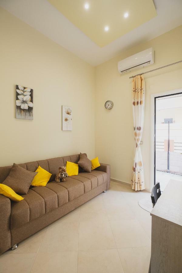 Spacious With Parking * Chania (Crete)