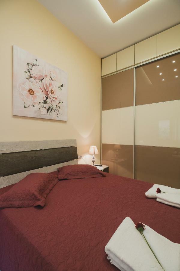 Spacious With Parking Apartment Chania (Crete)