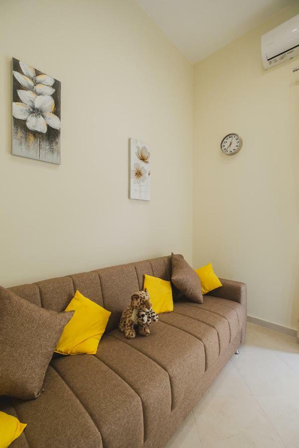 Spacious With Parking * Chania (Crete)