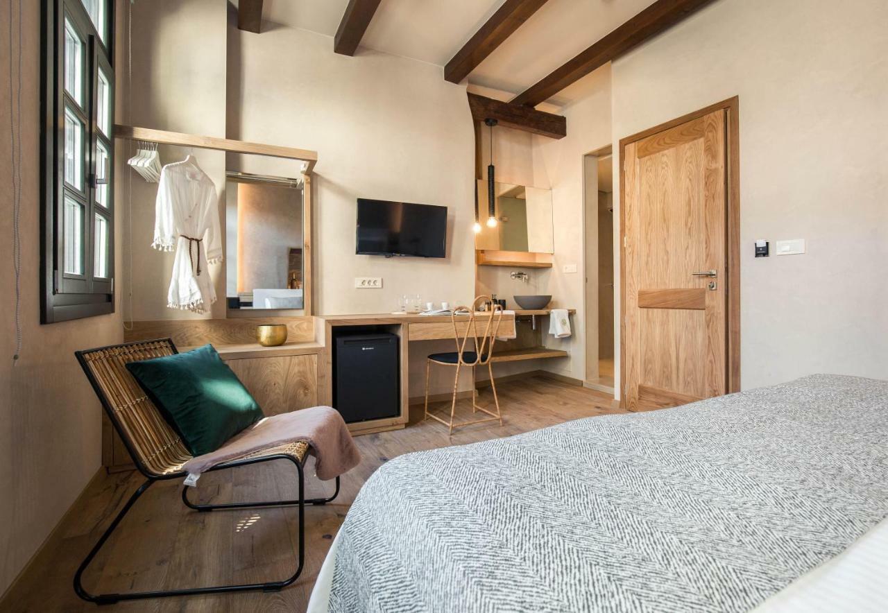 J&G Suites Hotel