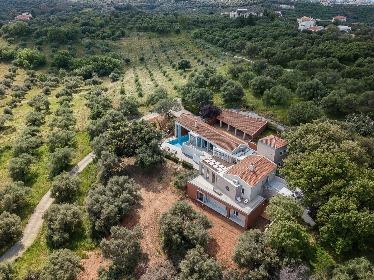 Villa Vilia, House On The Hill *