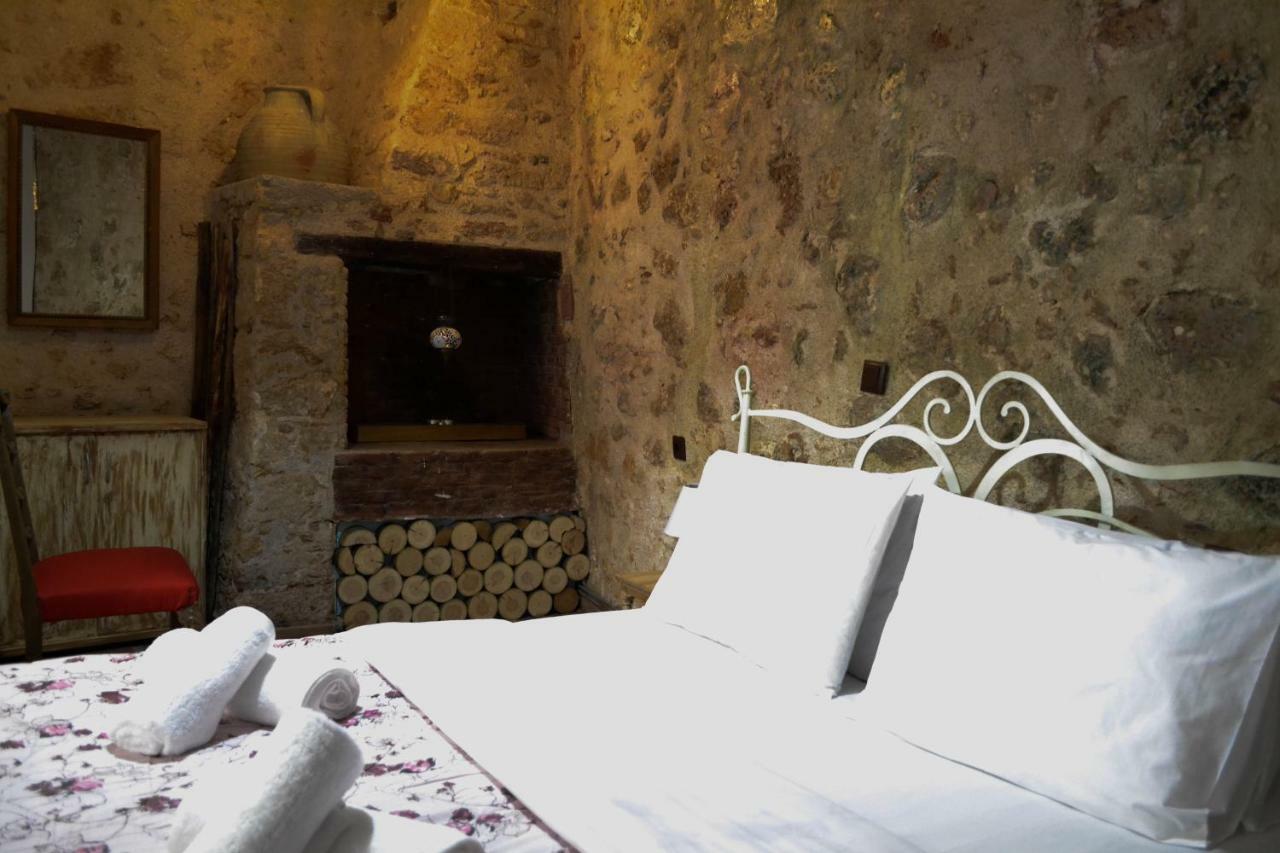 Yro Chania (Crete)