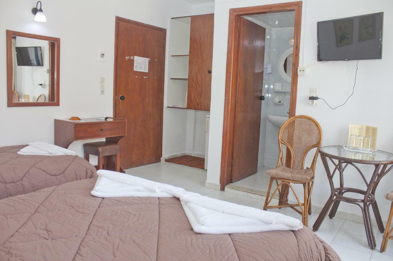 Danaos Hotel 2*